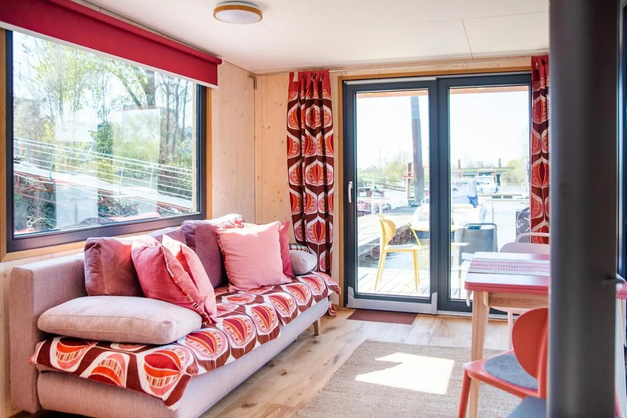 Besonderer Urlaub Auf Hausboot Tystnaden Hotel Hamburg Botel
